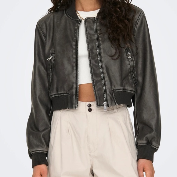 Zara leather bomber jacket - Picture 6 of 9